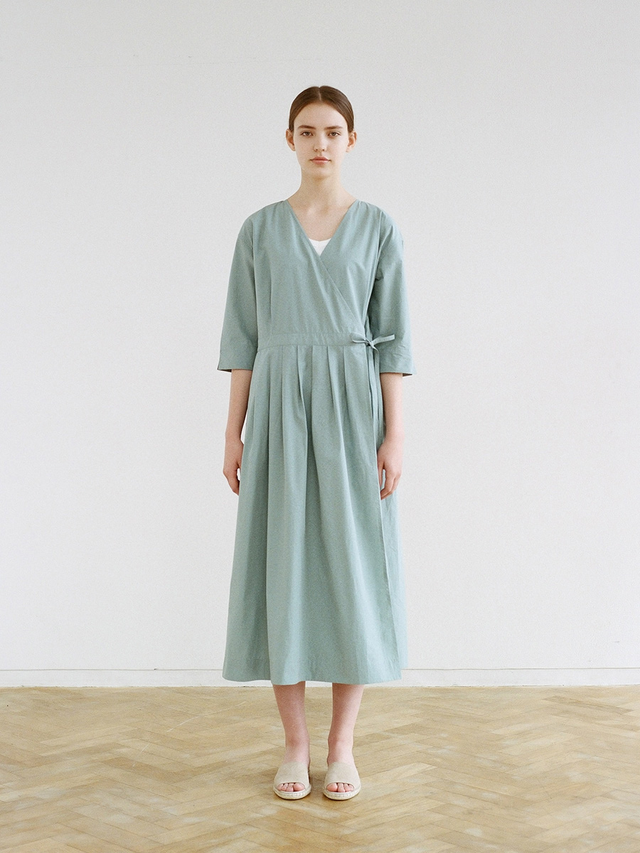 WOMEN 06