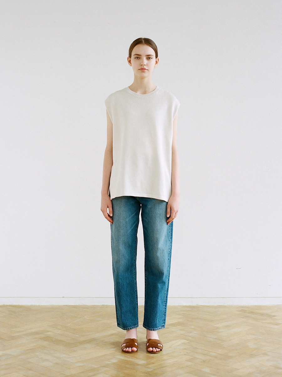 WOMEN 08