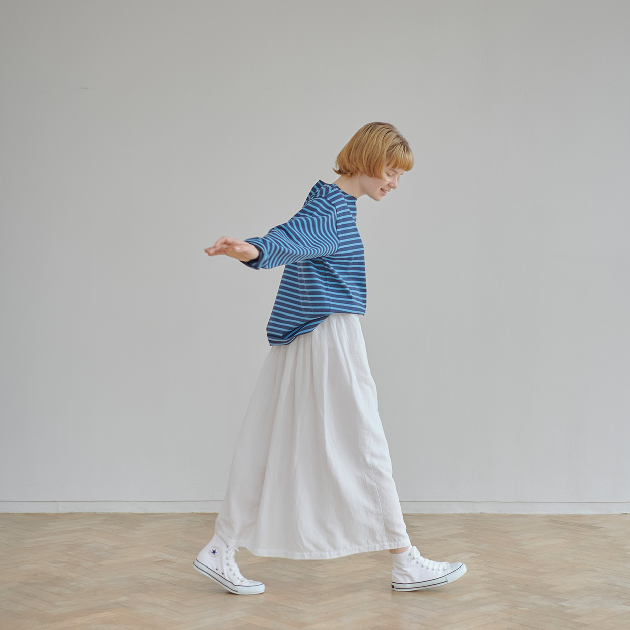 WOMEN 06