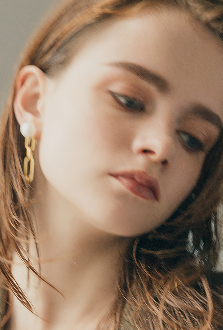 LOOK 01